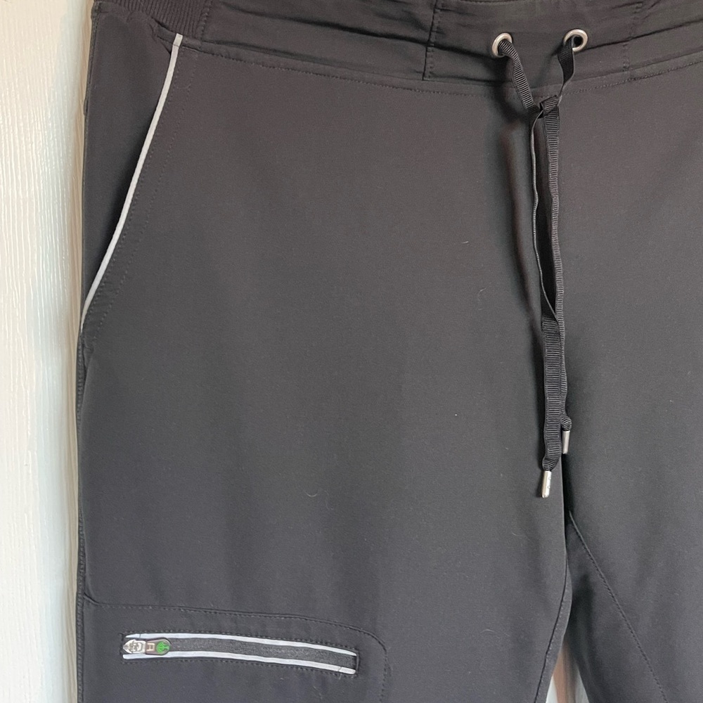 Performance Sport scrubs by HH360 XL top, L bottom - Picture 13 of 16